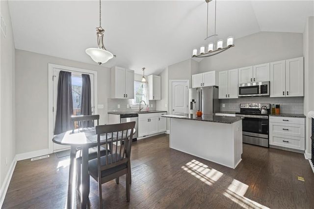 2207 Pike Street, St Joseph, MO 64503