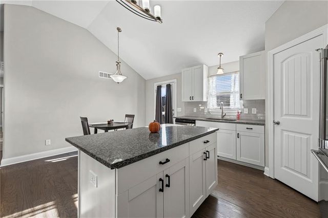 2207 Pike Street, St Joseph, MO 64503