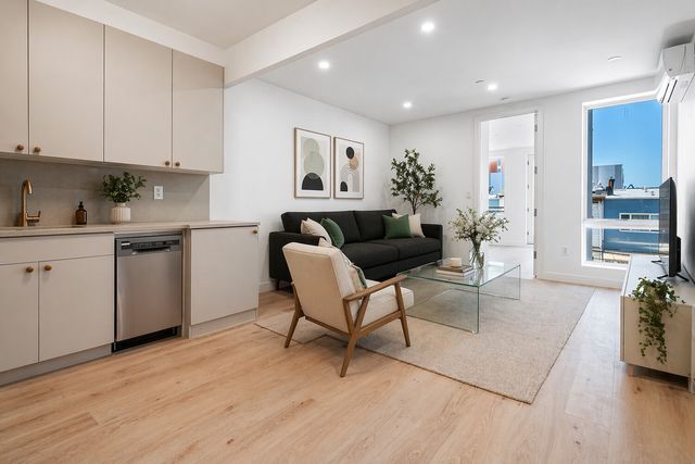 109 Troutman St Apt 3B, New York City, NY 11206