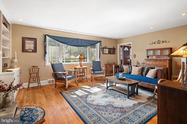 1946 WASHINGTON LN, Jenkintown, PA 19046