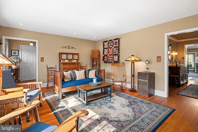 1946 WASHINGTON LN, Jenkintown, PA 19046