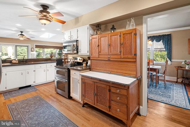 1946 WASHINGTON LN, Jenkintown, PA 19046