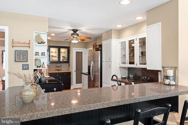 1946 WASHINGTON LN, Jenkintown, PA 19046