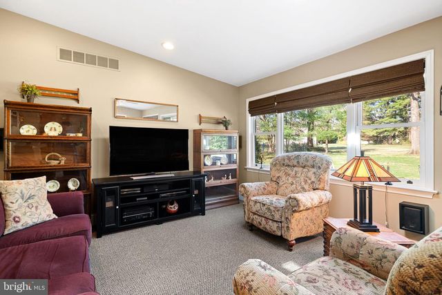 1946 WASHINGTON LN, Jenkintown, PA 19046