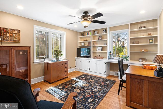 1946 WASHINGTON LN, Jenkintown, PA 19046