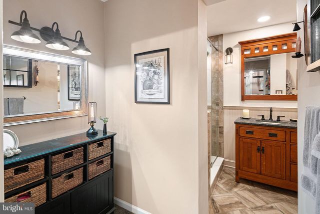 1946 WASHINGTON LN, Jenkintown, PA 19046