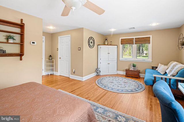 1946 WASHINGTON LN, Jenkintown, PA 19046