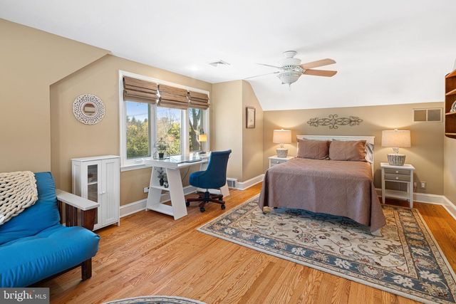 1946 WASHINGTON LN, Jenkintown, PA 19046