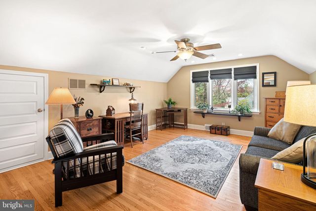 1946 WASHINGTON LN, Jenkintown, PA 19046