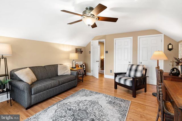 1946 WASHINGTON LN, Jenkintown, PA 19046