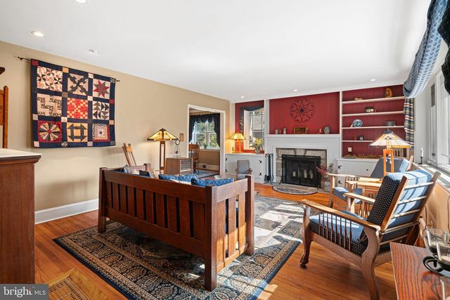 1946 WASHINGTON LN, Jenkintown, PA 19046