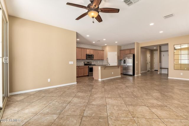 2057 W Kenton Way, San Tan Valley, AZ 85144