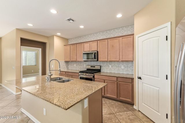 2057 W Kenton Way, San Tan Valley, AZ 85144
