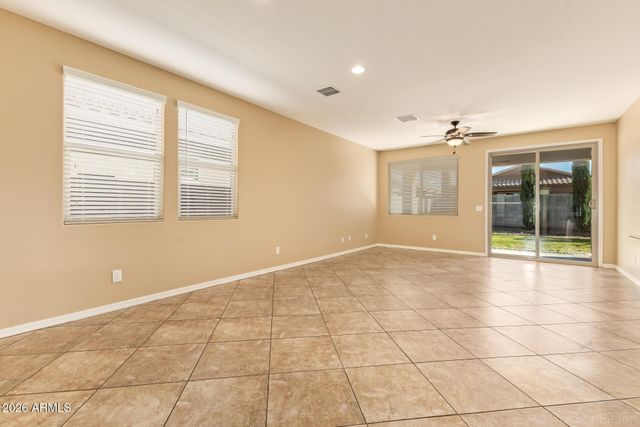 2057 W Kenton Way, San Tan Valley, AZ 85144