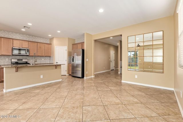 2057 W Kenton Way, San Tan Valley, AZ 85144