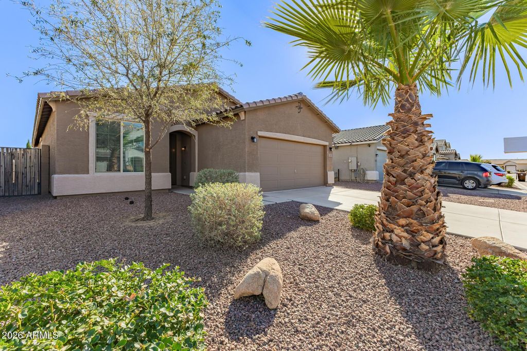 2057 W Kenton Way, San Tan Valley, AZ 85144
