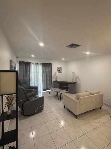 2522 Emory Drive E A, West Palm Beach, FL 33415