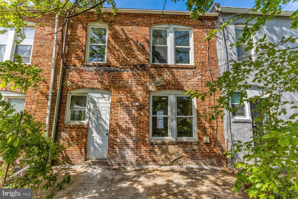 Image 24 of property listing at 739 MCCABE AVE, Baltimore, MD 21212