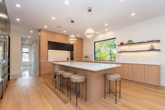 63 Drumlin Rd, Newton, MA 02459