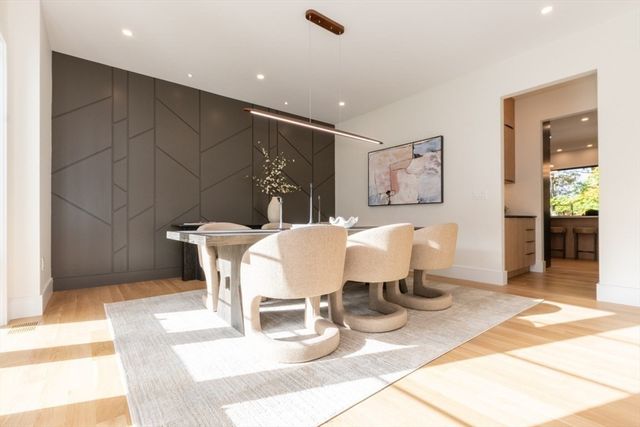 63 Drumlin Rd, Newton, MA 02459