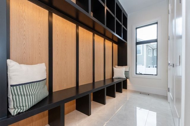 63 Drumlin Rd, Newton, MA 02459