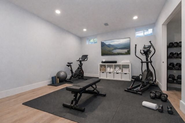 63 Drumlin Rd, Newton, MA 02459