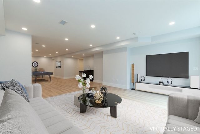 63 Drumlin Rd, Newton, MA 02459