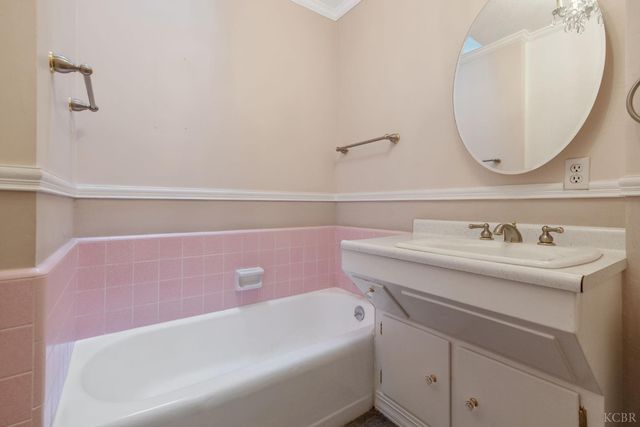1714 N Blythe, Fresno, CA 93722