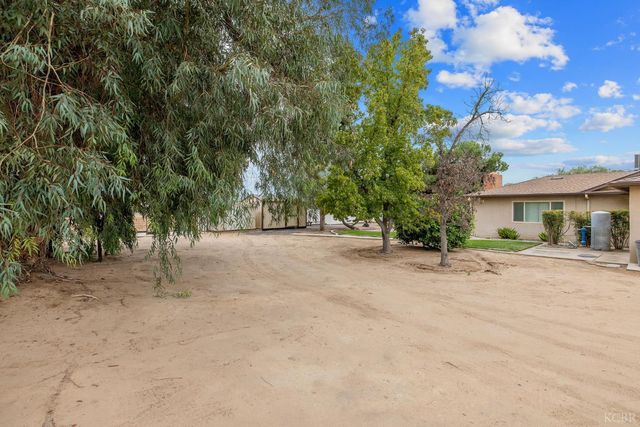 1714 N Blythe, Fresno, CA 93722