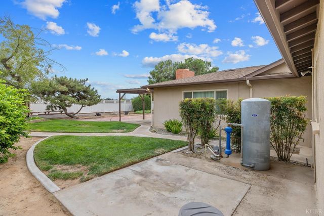 1714 N Blythe, Fresno, CA 93722