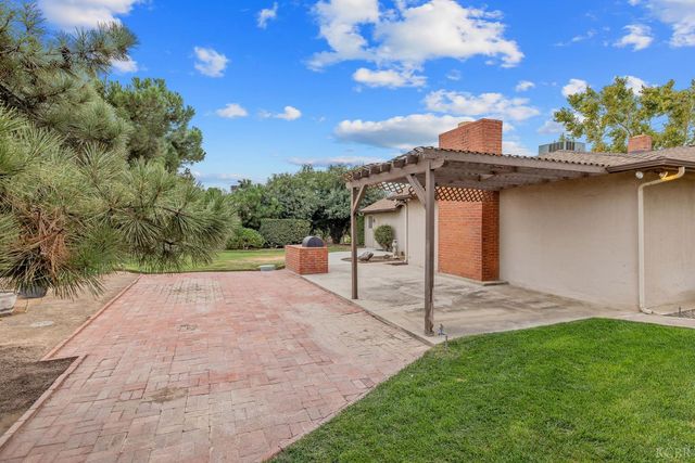 1714 N Blythe, Fresno, CA 93722