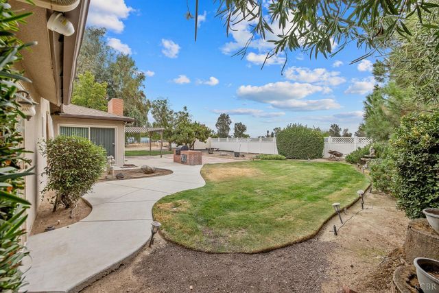 1714 N Blythe, Fresno, CA 93722