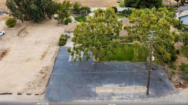 1714 N Blythe, Fresno, CA 93722