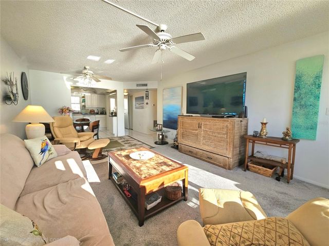 4525 COVE CIRCLE 1002, St Petersburg, FL 33708