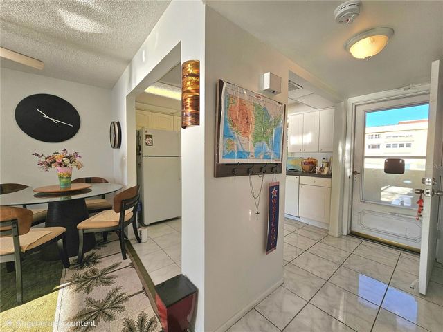 4525 COVE CIRCLE 1002, St Petersburg, FL 33708