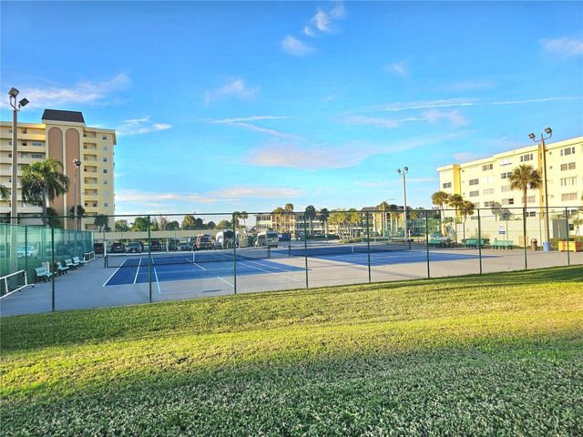 4525 COVE CIRCLE 1002, St Petersburg, FL 33708