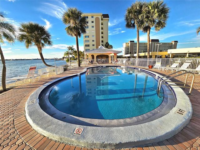 4525 COVE CIRCLE 1002, St Petersburg, FL 33708