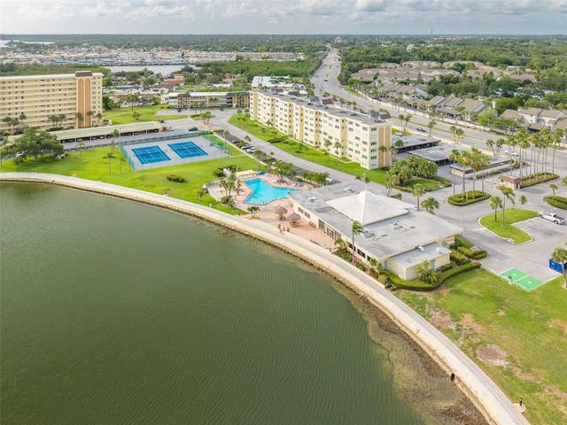 4525 COVE CIRCLE 1002, St Petersburg, FL 33708