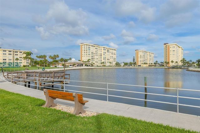 4525 COVE CIRCLE 1002, St Petersburg, FL 33708