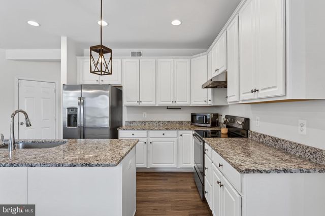 136 DEEP CREEK RD, Ranson, WV 25438