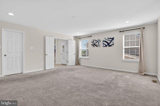 136 DEEP CREEK RD, Ranson, WV 25438