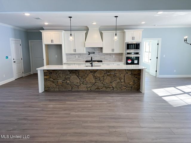 206 Poplar Lane, Holly Springs, MS 38635