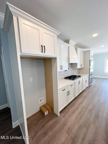 206 Poplar Lane, Holly Springs, MS 38635