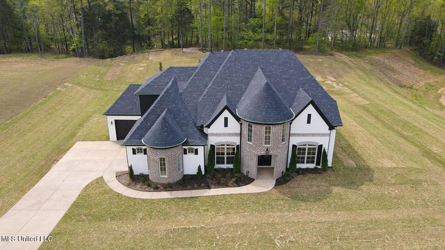 206 Poplar Lane, Holly Springs, MS 38635