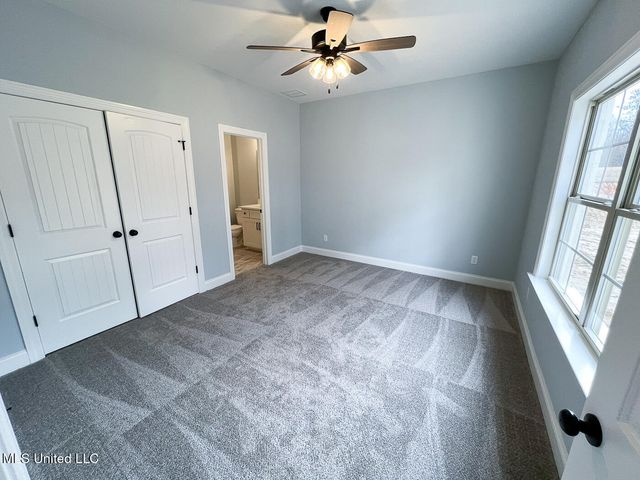 206 Poplar Lane, Holly Springs, MS 38635