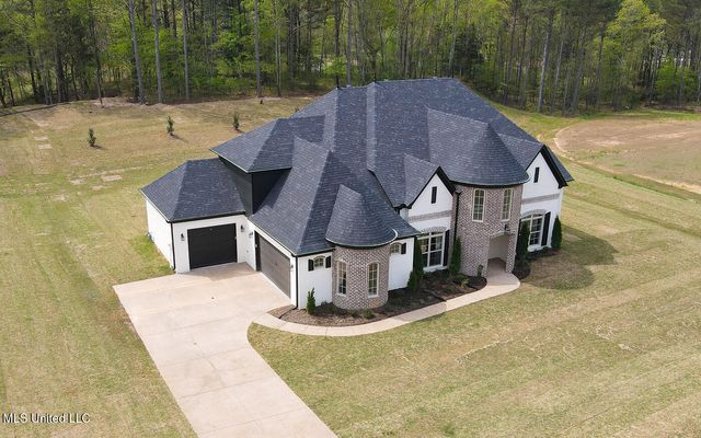 206 Poplar Lane, Holly Springs, MS 38635