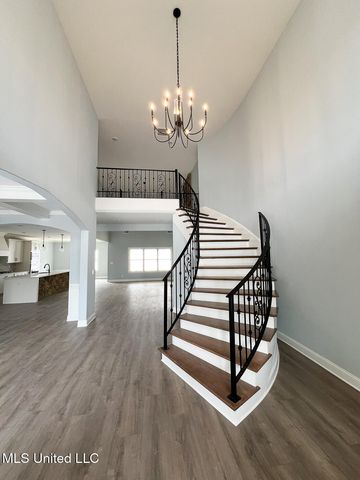 206 Poplar Lane, Holly Springs, MS 38635