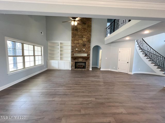 206 Poplar Lane, Holly Springs, MS 38635