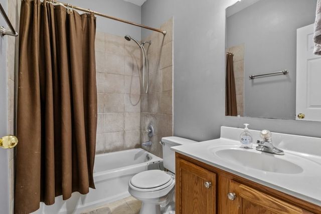 202 Parkside Ln, Burns, TN 37029