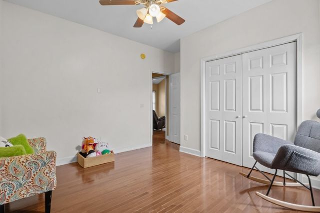202 Parkside Ln, Burns, TN 37029